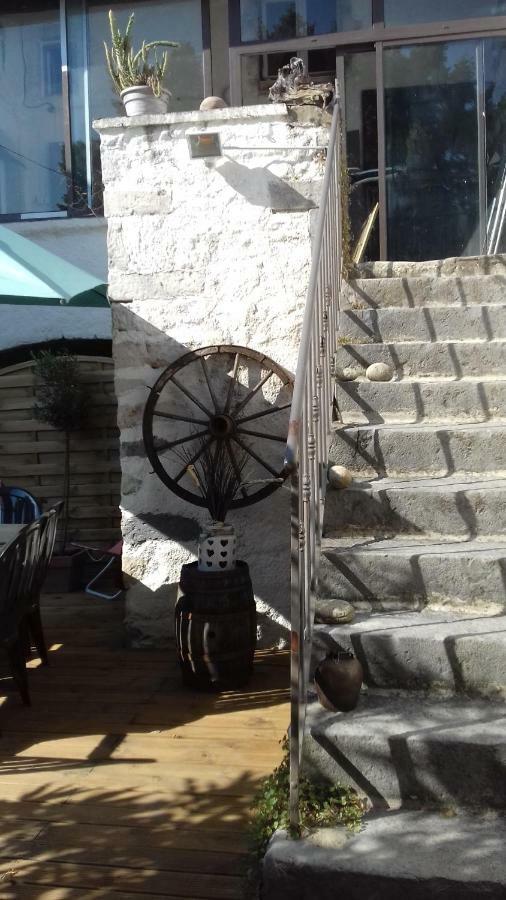 Le Patio Aux Hirondelles Villa Lagorce  Esterno foto